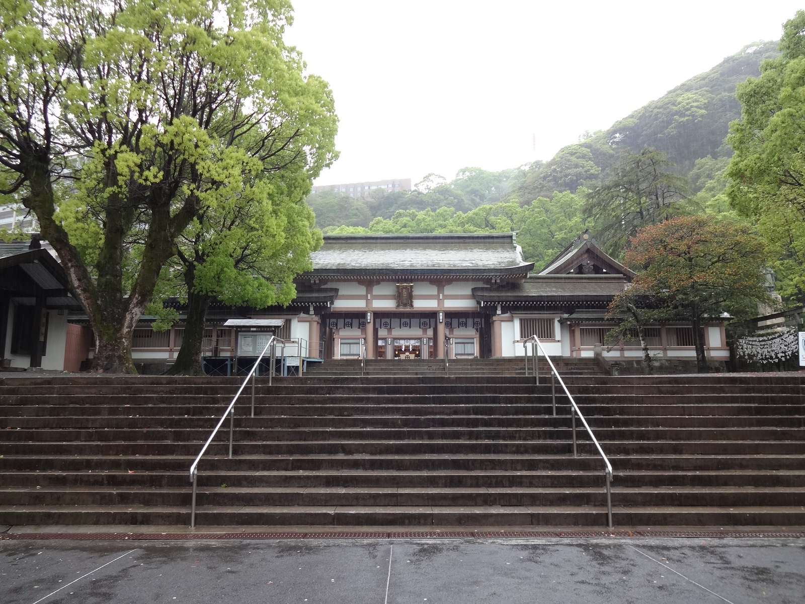 照国神社