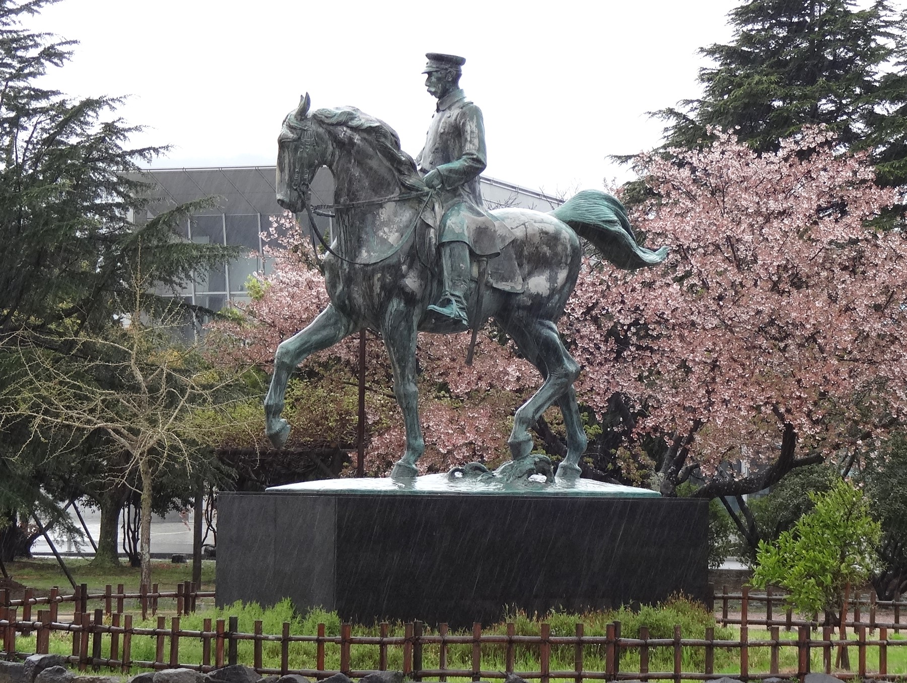  山県有朋騎馬像 